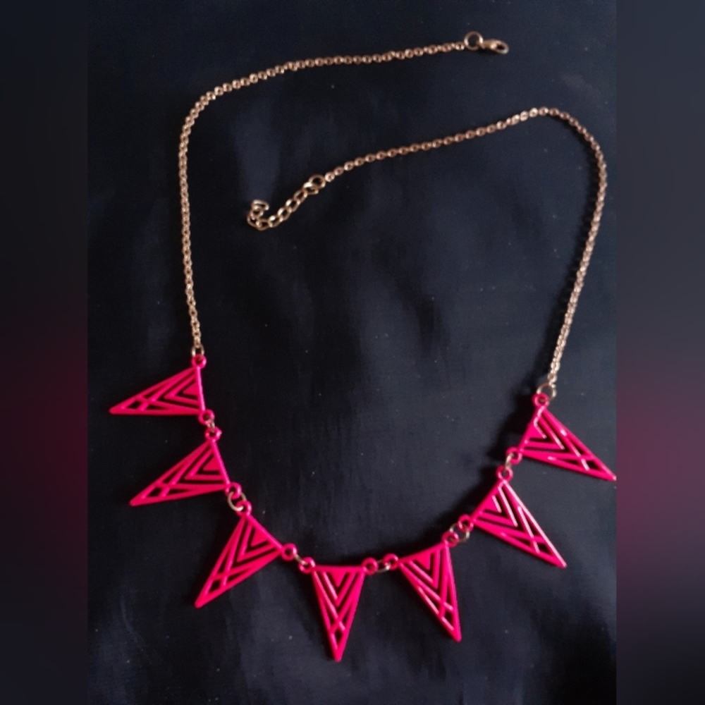 2/$15! Hot pink & gold spiky triangle statement necklace